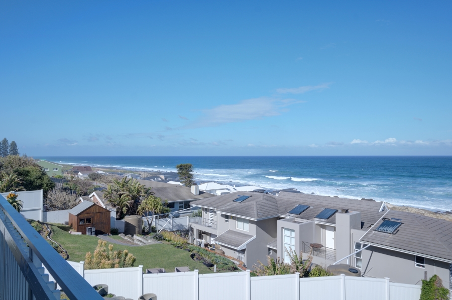 4 Bedroom Property for Sale in Seaview Eastern Cape